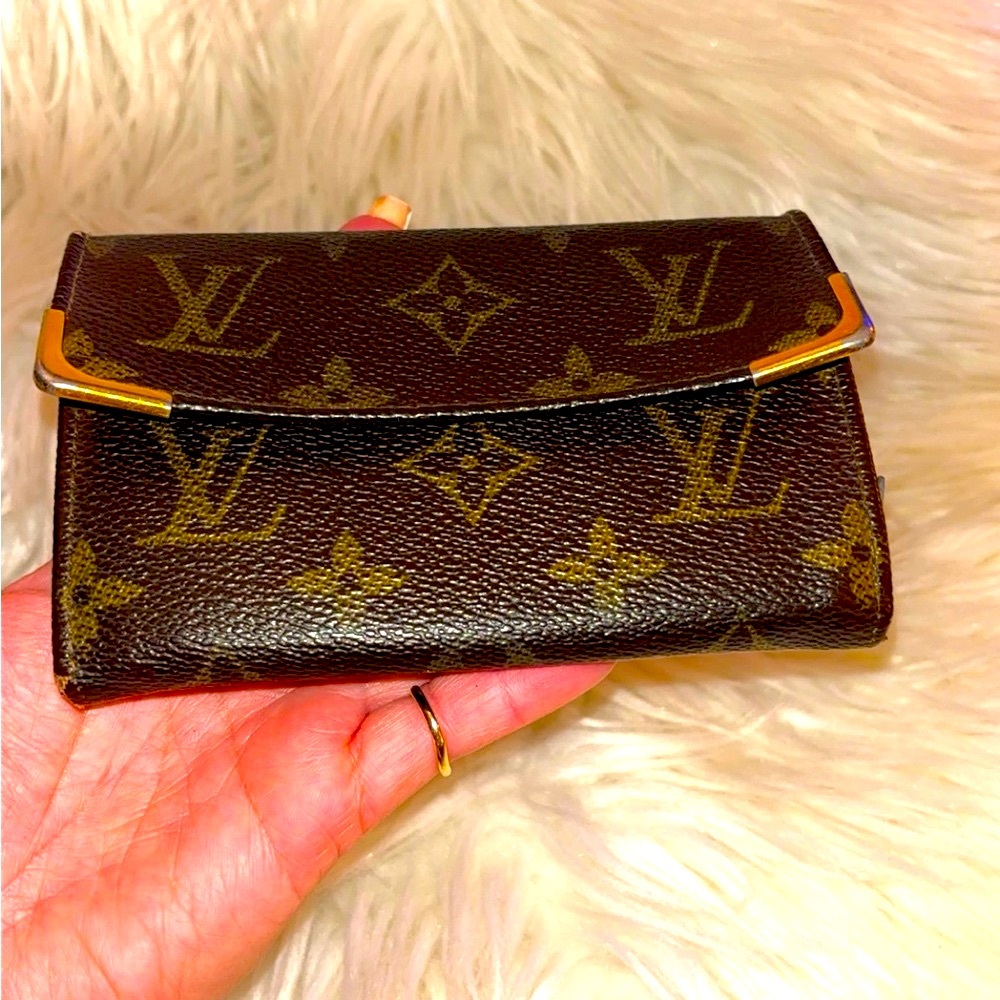 Authentic Louis Vuitton Mono Snap Wallet
